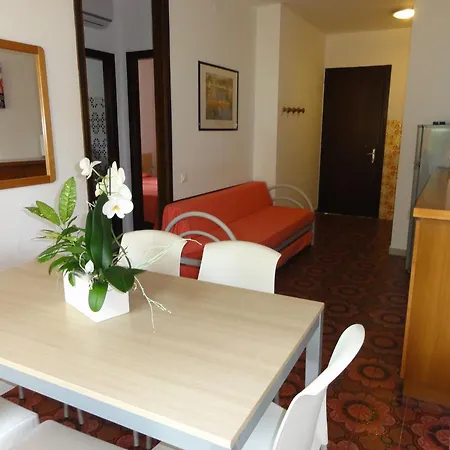 Διαμέρισμα In A With Private Garden Μπιμπιόνε