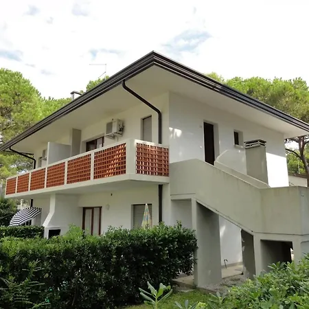 Appartamento In A With Private Garden Bibione